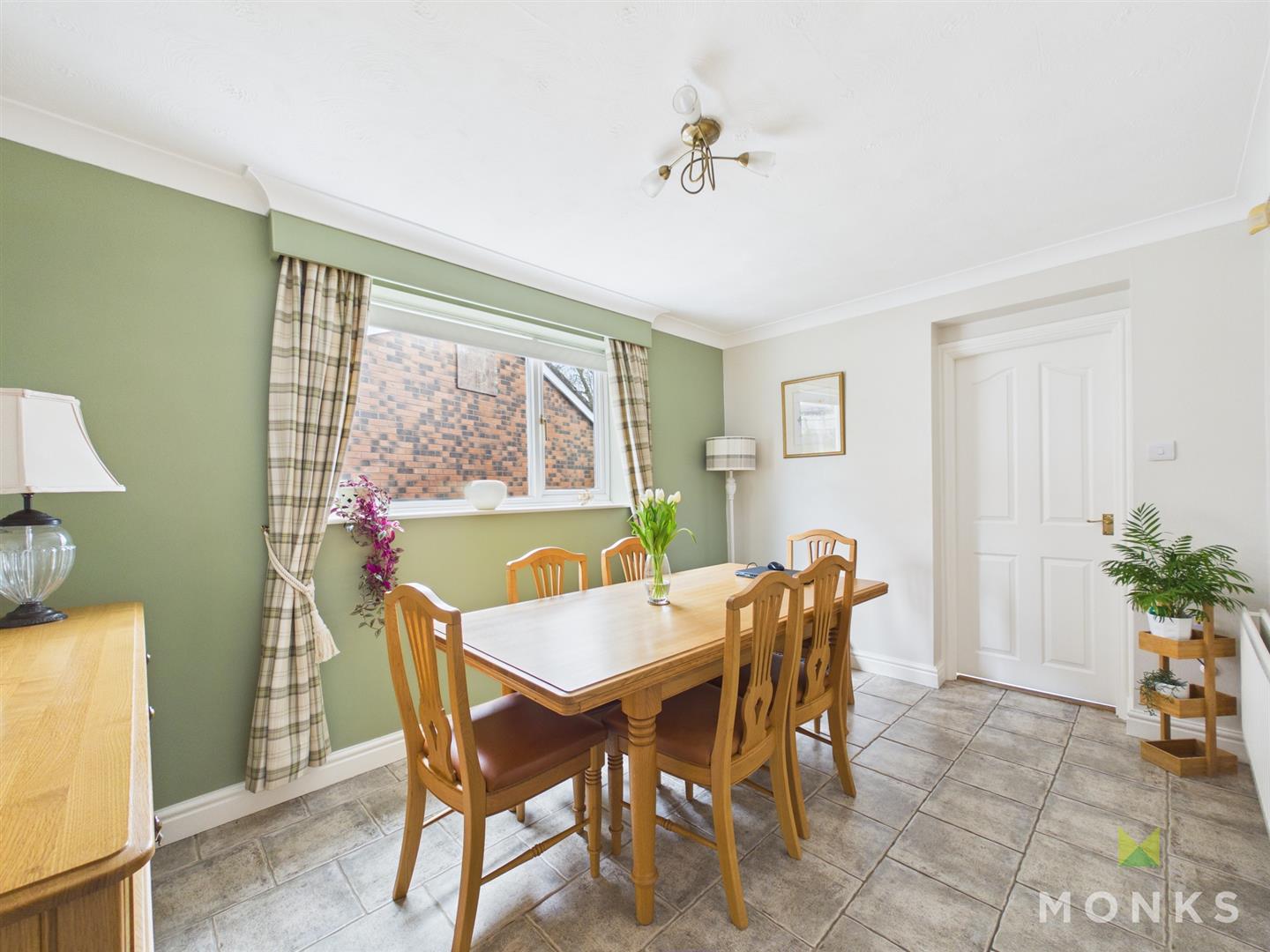 17 Glentworth Close, Oswestry, SY10 9PY For Sale